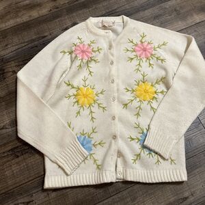 VTG Fully Fashioned Acrylic  Hand Embroidered Sweater Sz 36. XS-S, Pls ✔️📏📐